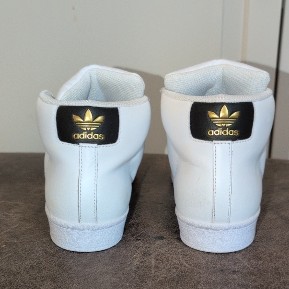 Adidas Pro Model White with Black Stripes and Gold Logo - Picture 4 of 6